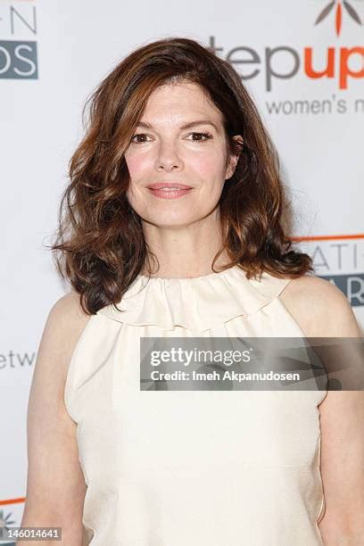 2,755 Jeanne Tripplehorn Images Stock Photos